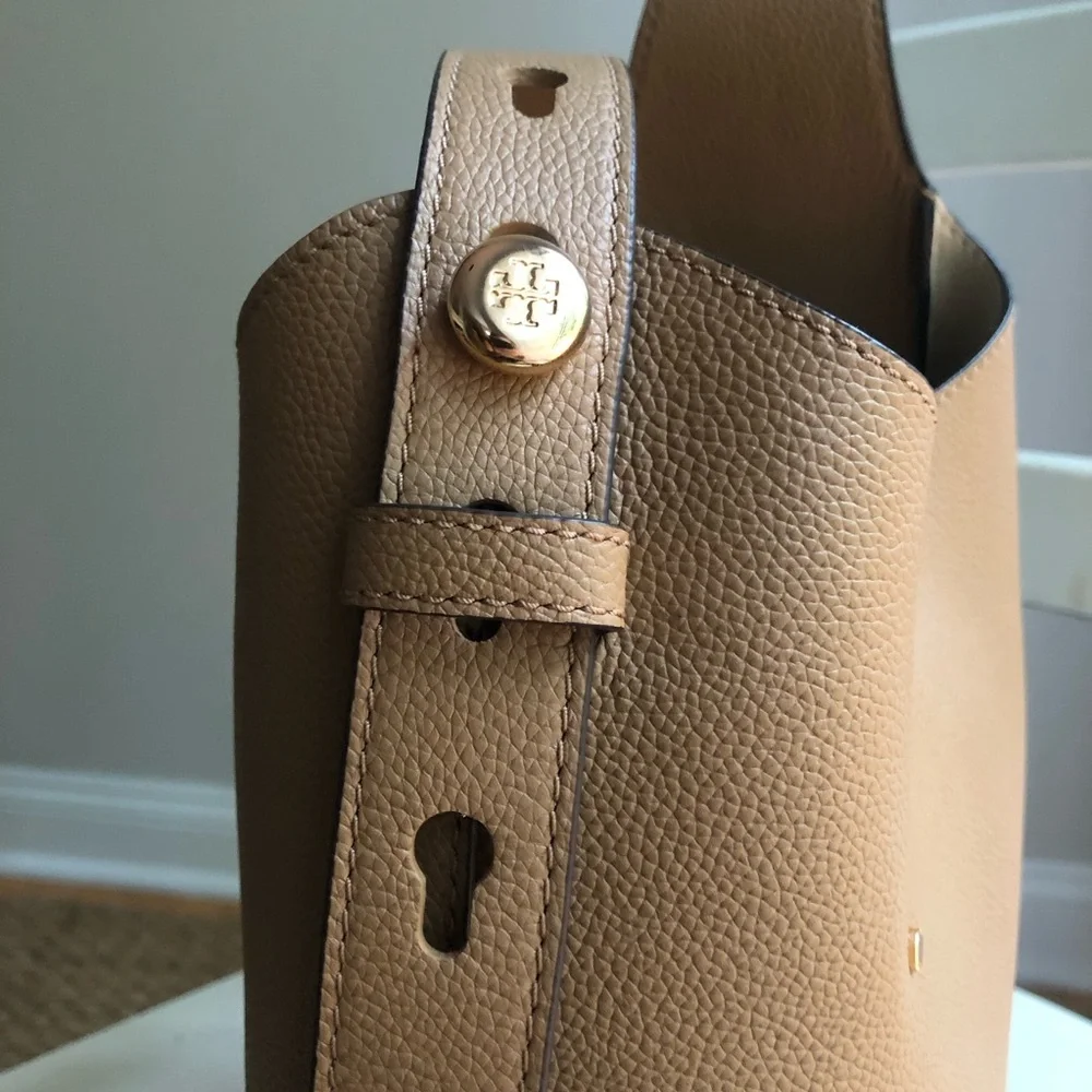 Tory Burch Small Hobo Bag in Tiramisu.